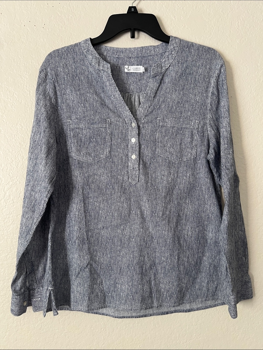 Like New! CARVE DESIGNS 100% Organic Cotton Blue Henley Button-Front Top S